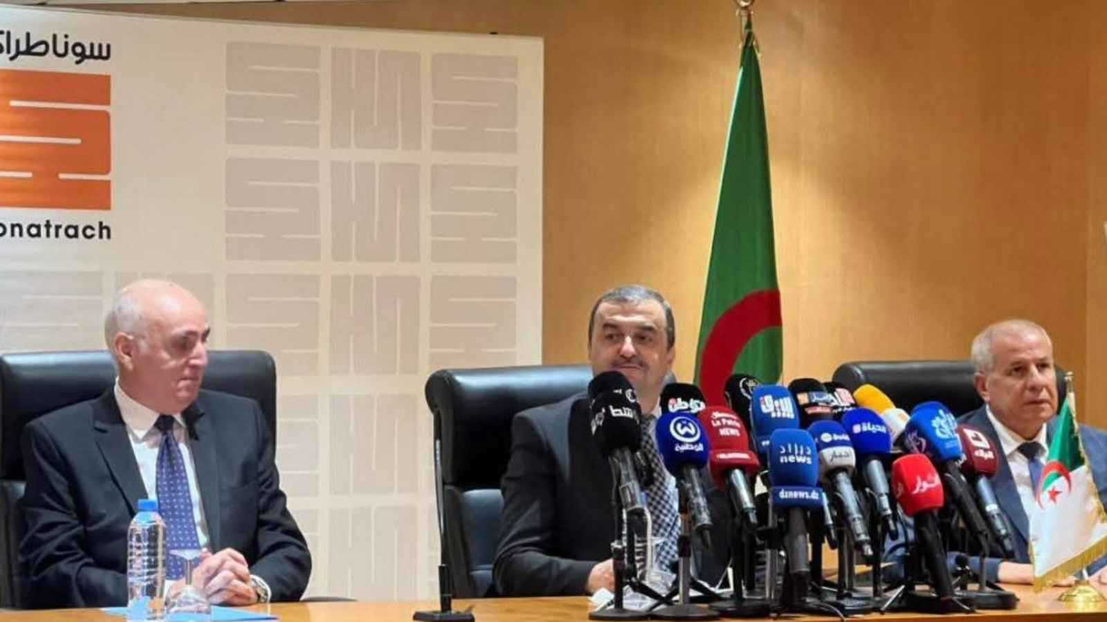 هل تؤثر إقالة مدير "سوناطراك" في الخطط الاستثمارية للجزائر؟