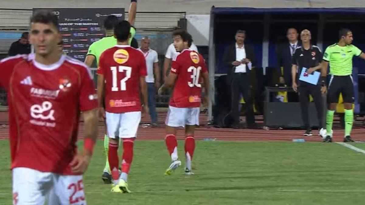قد يغيب عن لقاء بيراميدز.. ما العقوبة التي تنتظر محمد هاني نجم الأهلي المصري؟