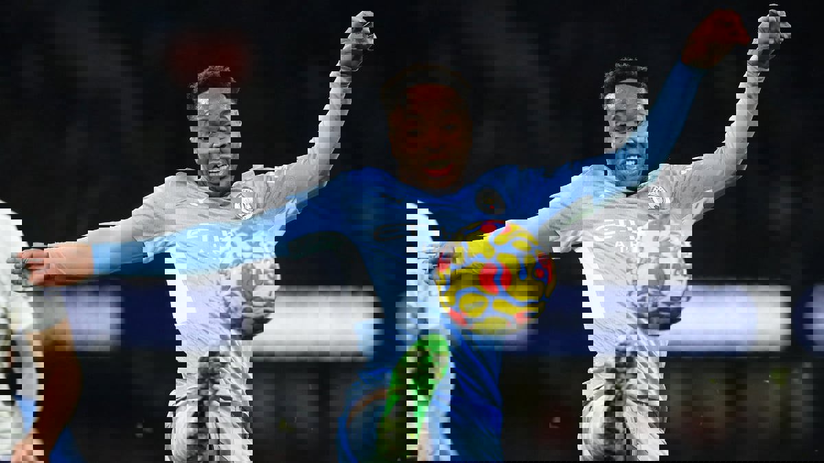 فابريزيو رومانو: غوارديولا يطالب مانشستر سيتي بتجديد عقد رحيم سترلينغ