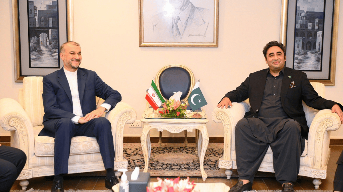 وزير الخارجية الإيراني يزور باكستان الأسبوع المقبل