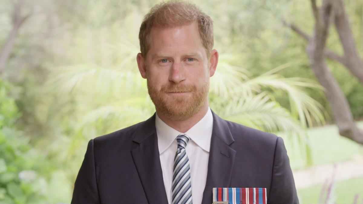 في يوم المحاربين القدامى.. الأمير هاري يستعرض مهاراته بالألمانية