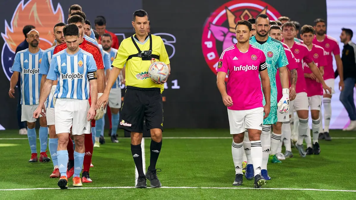 "دوري الملوك".. لعبة كرة قدم جديدة تخطف الأضواء بقيادة بيكيه وكاسياس وأغويرو (فيديو)