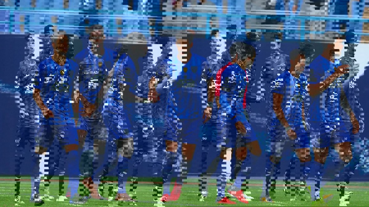 أهداف مباراة الهلال والحزم.. الزعيم يتأخر "1/2" (فيديو)