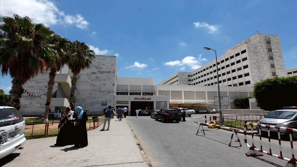 أطباء مستشفى طرابلس يردون على اتهامهم بالهروب من معالجة أول حالة "كورونا"