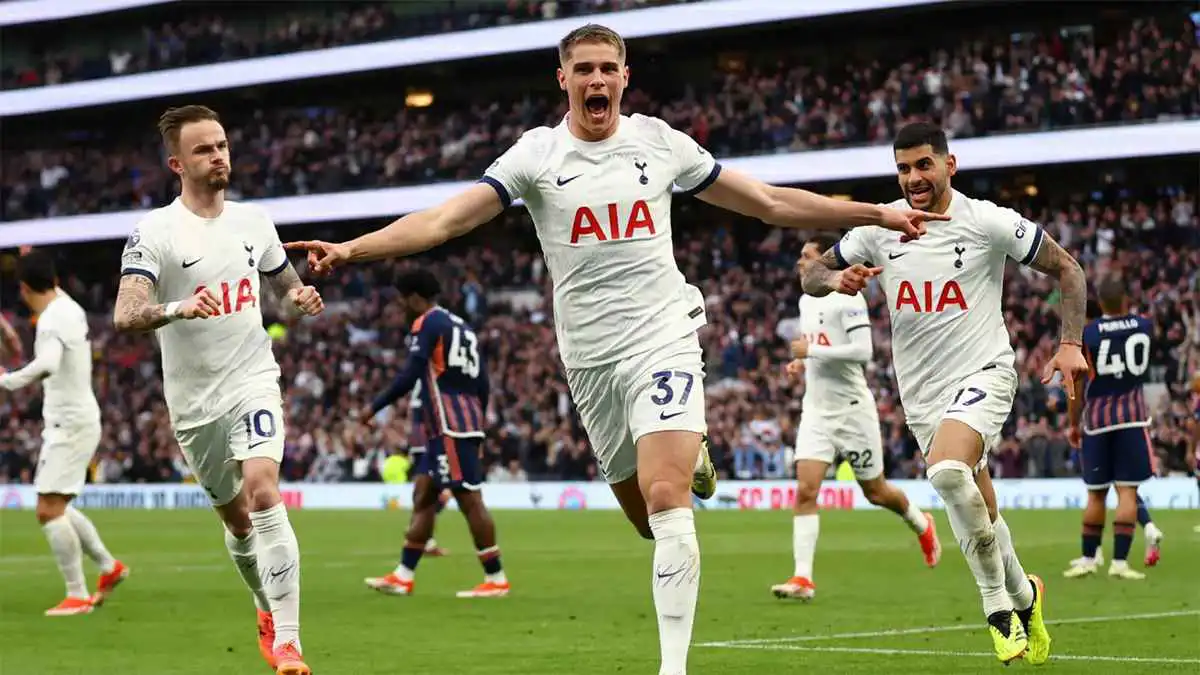 اهتمام حقيقي.. ليفربول ينقض على "العملاق"