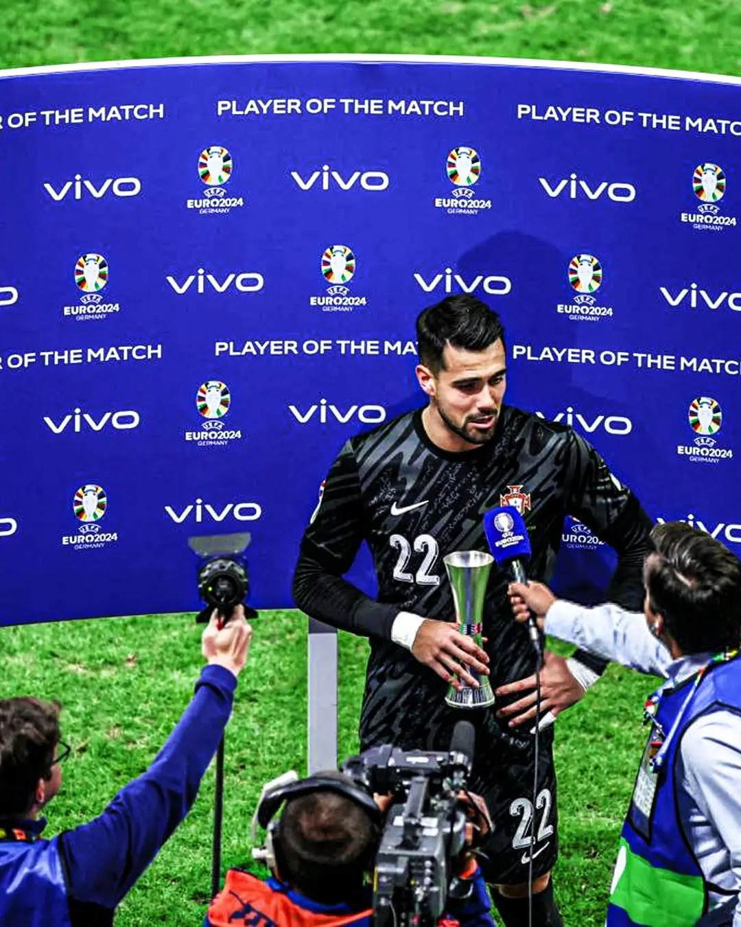 ديوغو كوستا يفوز بجائزة رجل مباراة البرتغال وسلوفينيا