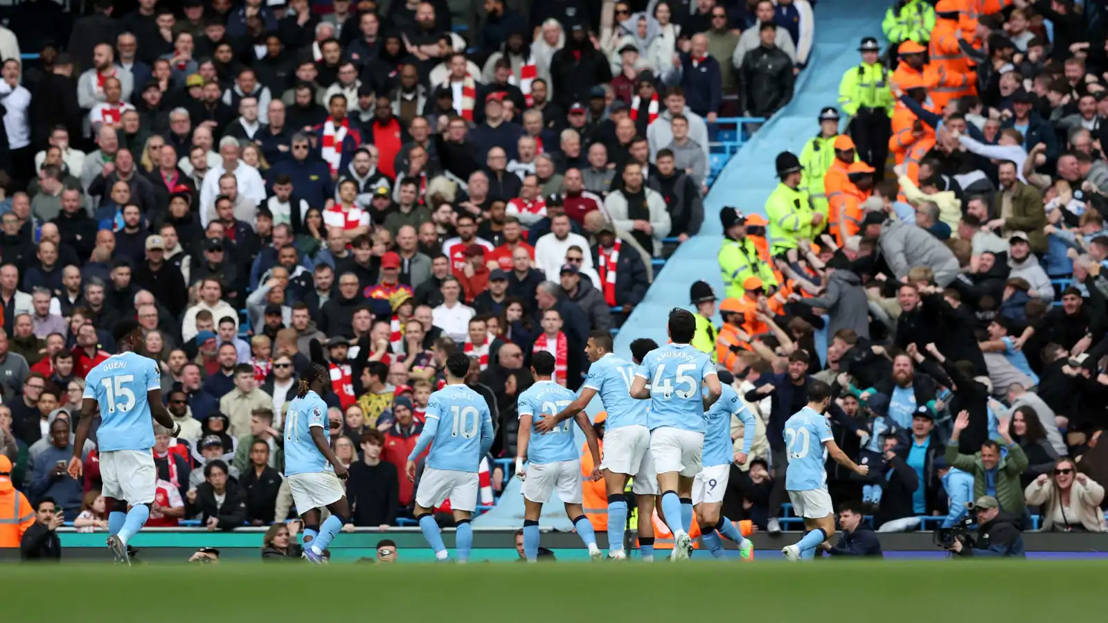 الصراع يشتعل على الصدارة: ترتيب الدوري الإنجليزي بعد فوز مانشستر سيتي على آرسنال