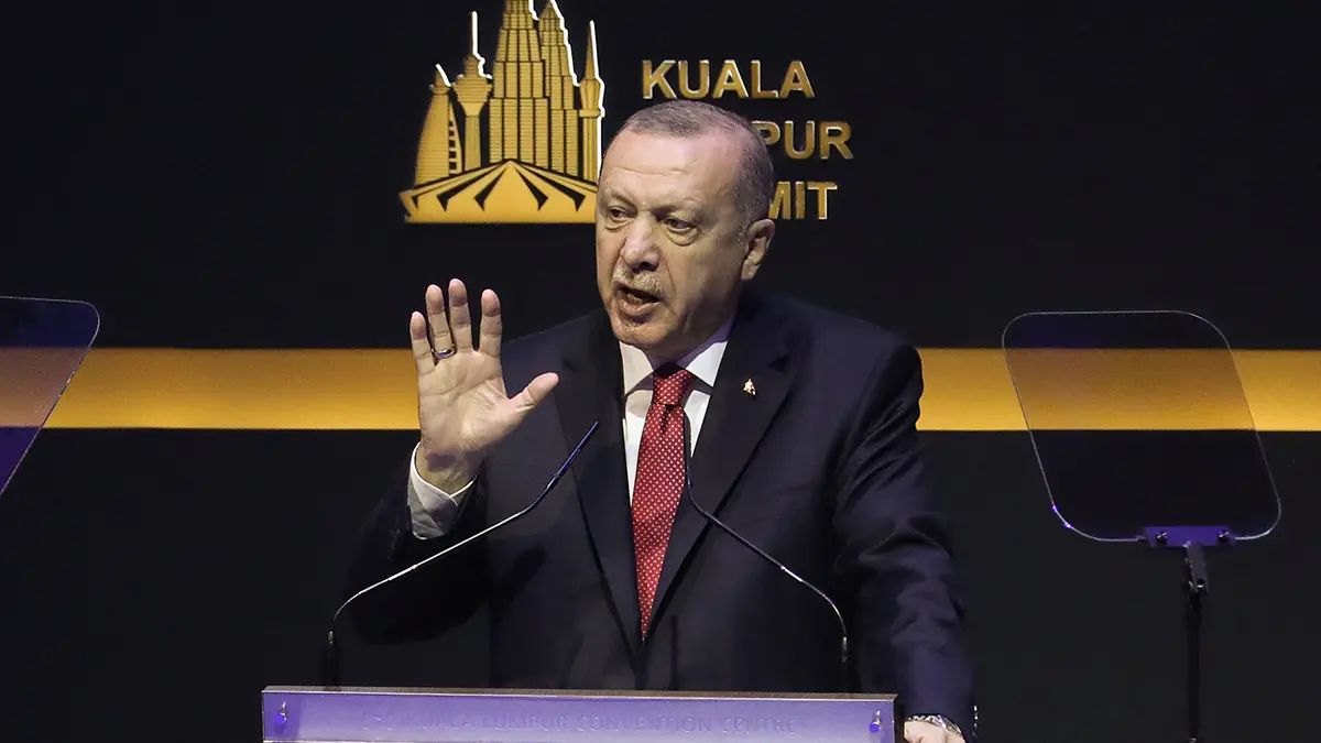 أردوغان: 50 ألف شخص في طريقهم إلى تركيا قادمين من إدلب السورية