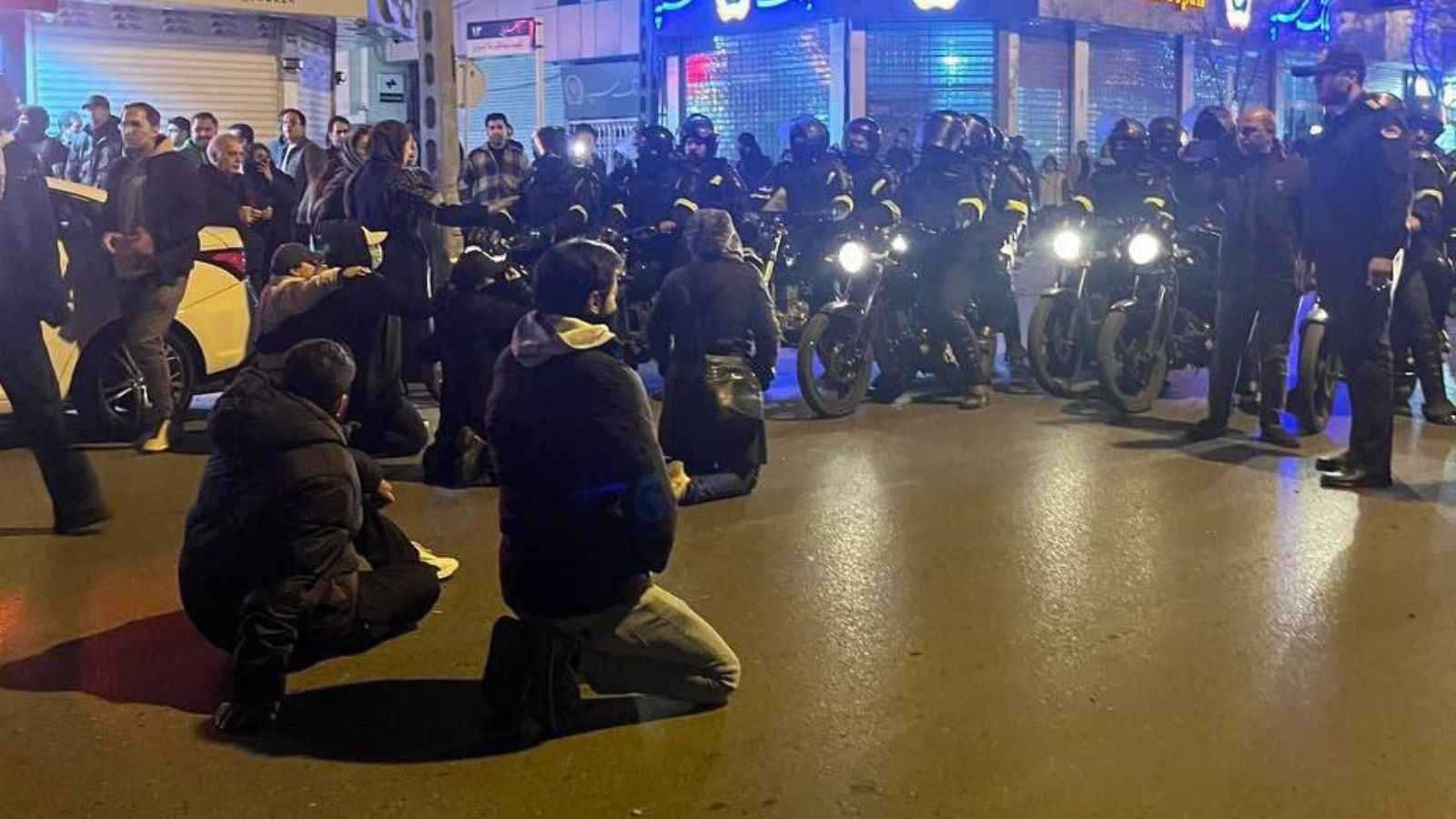 مقتل قائد كبير في الشرطة الإيرانية بمدينة مشهد