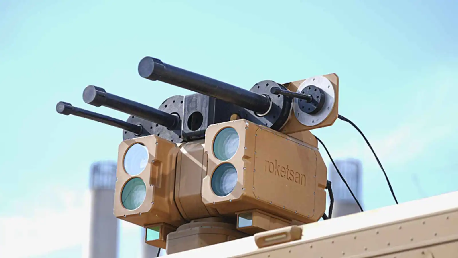 تسلح سفنها بأنظمة ليزر مضادة للمسيّرات.. تحوّل عميق لعقيدة باكستان الدفاعية