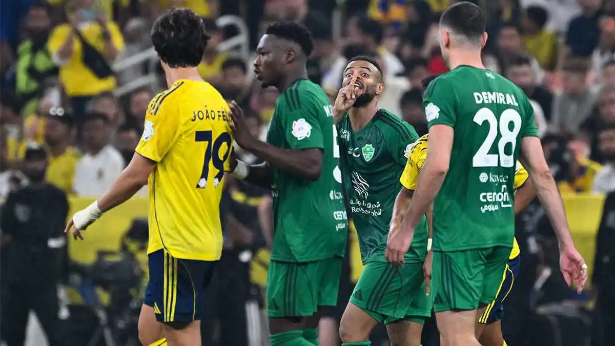 لجنة الانضباط تعلن عقوبة علي مجرشي بعد صفعة نجم النصر السعودي