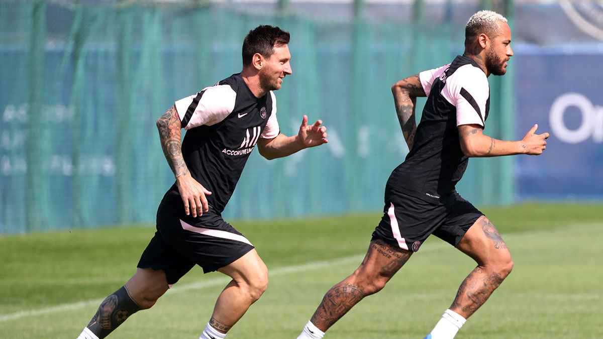 نيمار يمنح ميسي وأبناءه هدية رائعة (صورة) 