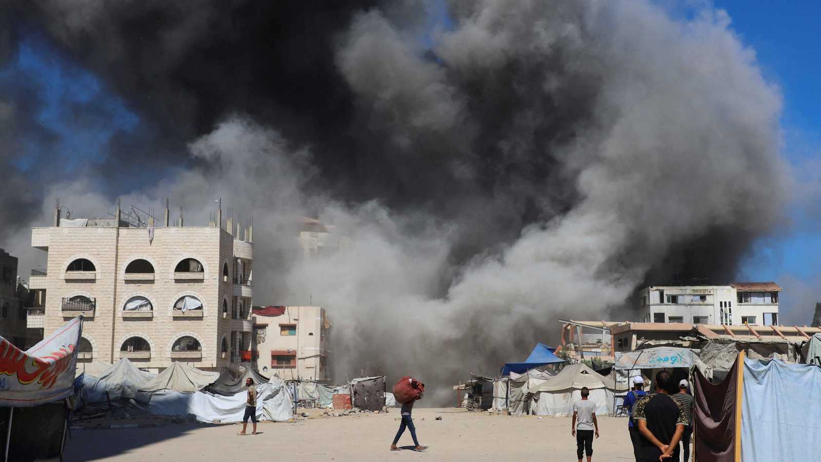 الجيش الإسرائيلي يقصف أبراجا وجامعة في مدينة غزة (فيديو)