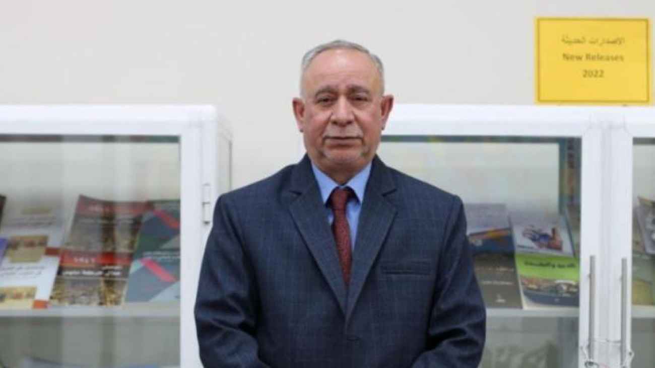 بعمر 61.. روائي عراقي معروف يدخل الجامعة (فيديو)