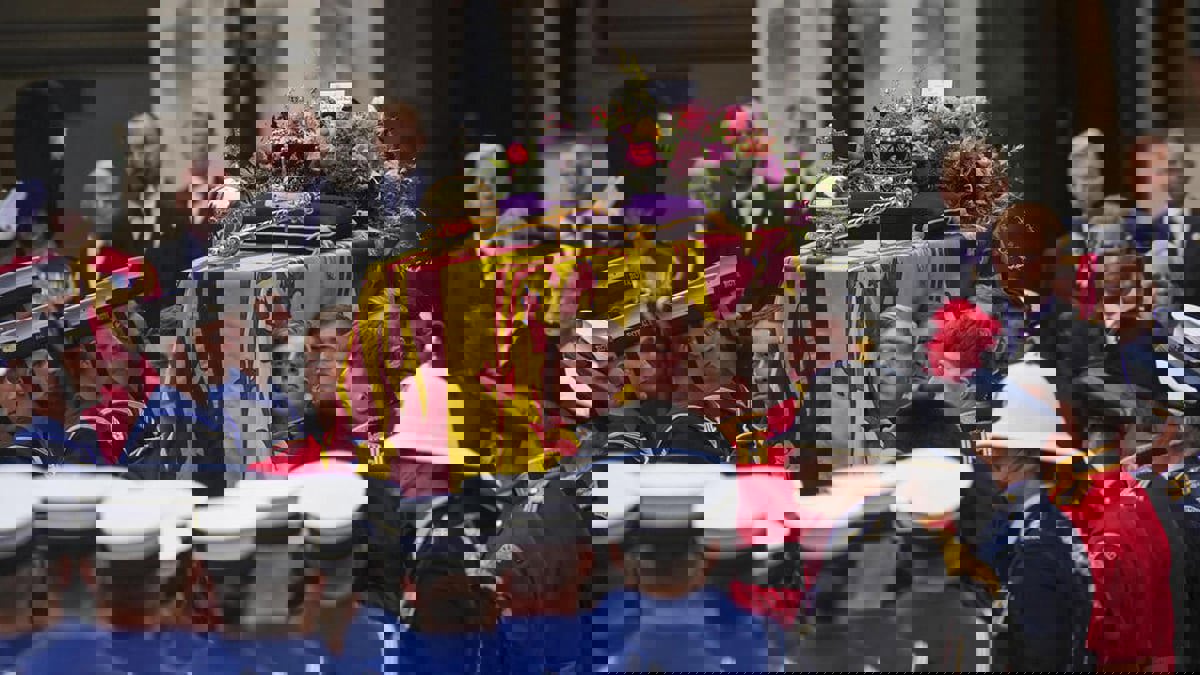 تقرير: مشاهدات جنازة الملكة إليزابيث تحقق رقما قياسيا