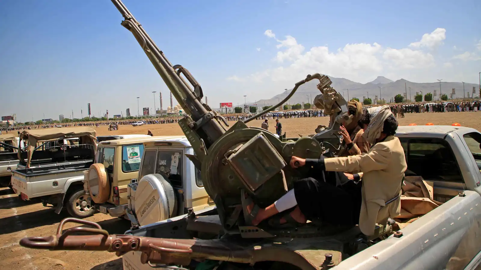 اليمن.. "هبّة قبلية" تجبر الحوثي على إطلاق سراح الشيخ الحزمي