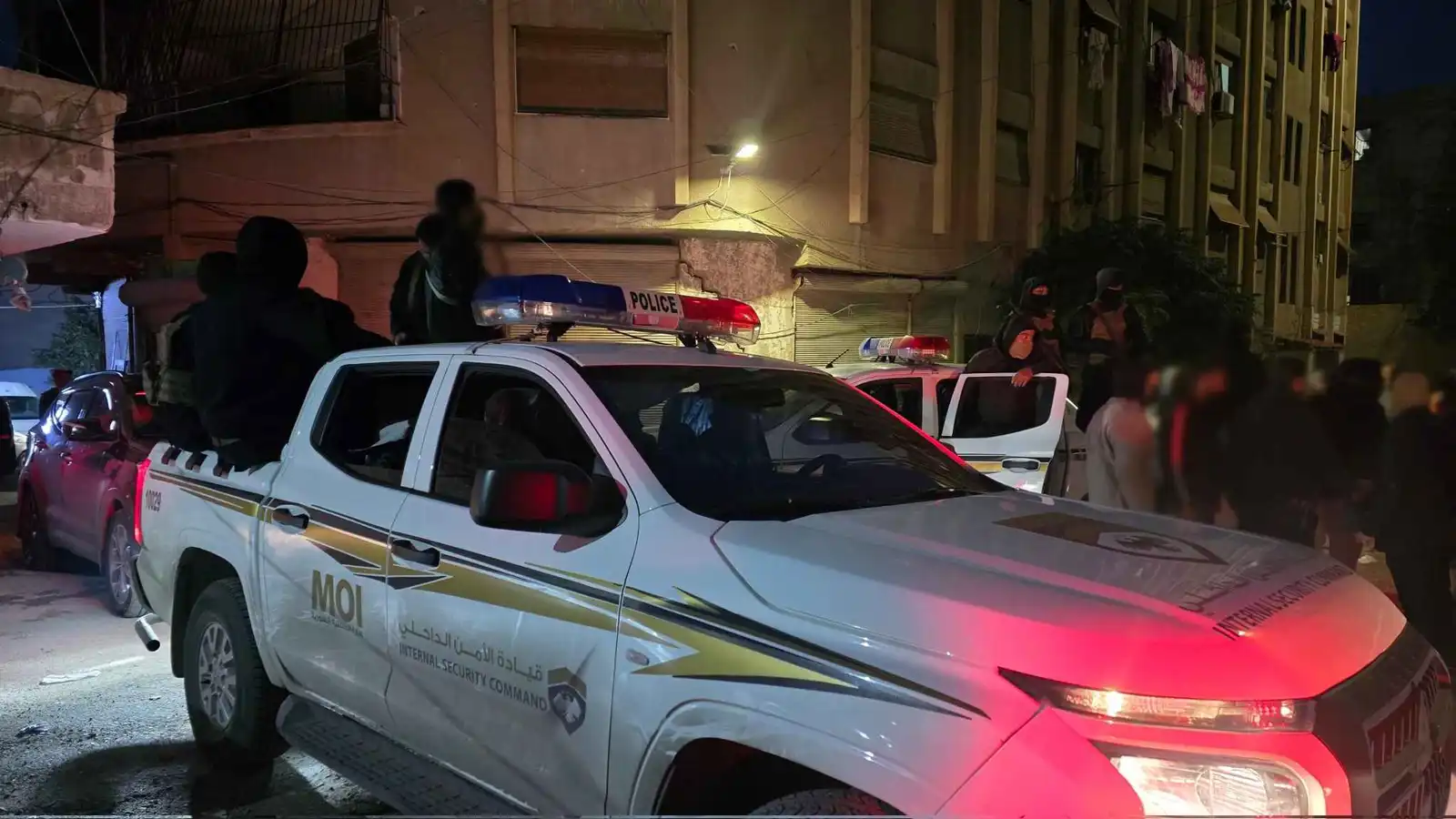 قائد أمن حلب يتوعد "قسد" بعد استهداف حواجز الداخلية السورية (صور)