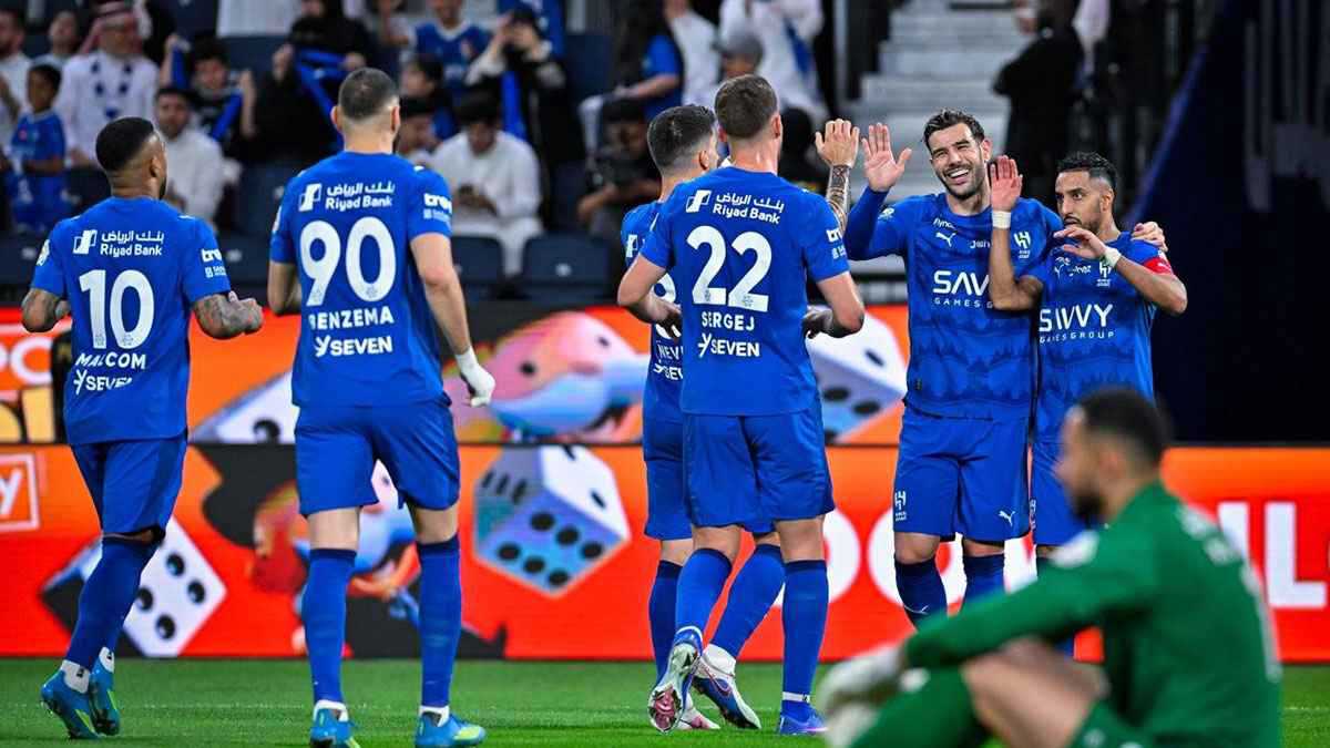 رغم الفوز.. أكثر لاعب أثار استياء جمهور الهلال أمام ضمك 