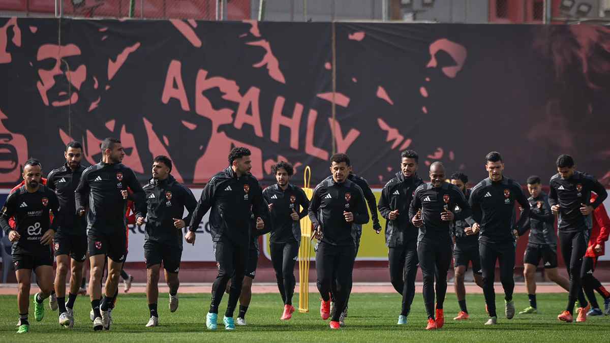 جمع متعلقاته.. الأهلي المصري يبلغ لاعبه بالرحيل