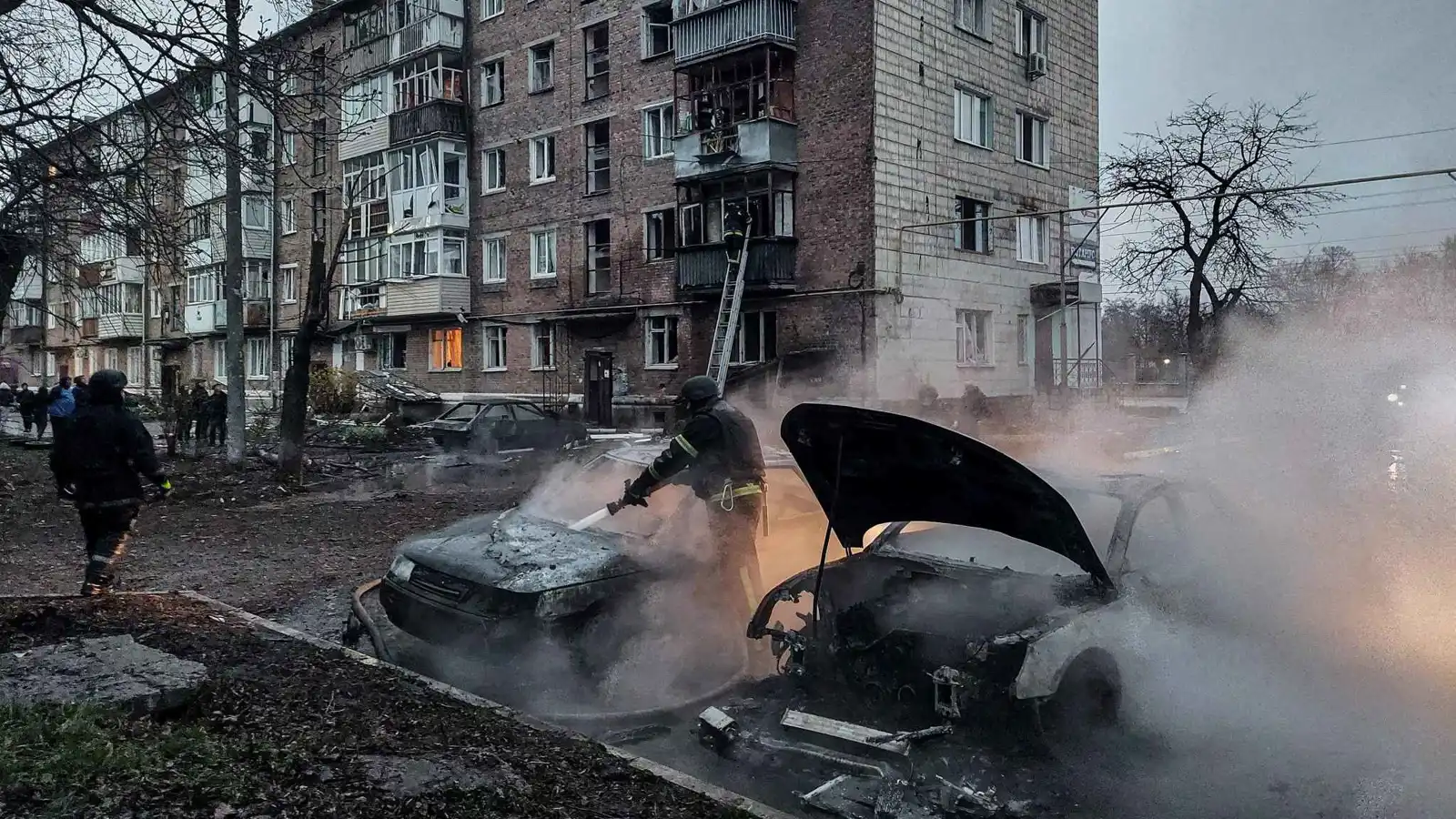 ما بعد "هدنة الفصح".. من يتحكم بتوقيت السلام بين موسكو وكييف؟