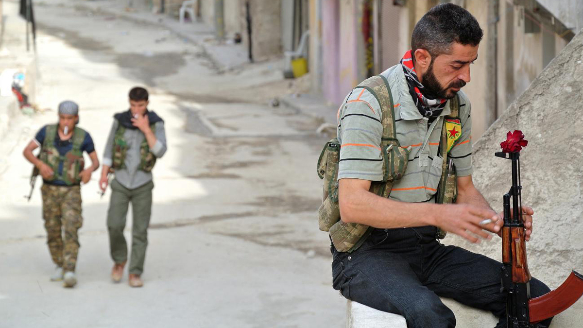 هل يعيد سحب واشنطن قواتها من سوريا الأكراد إلى حضن دمشق؟