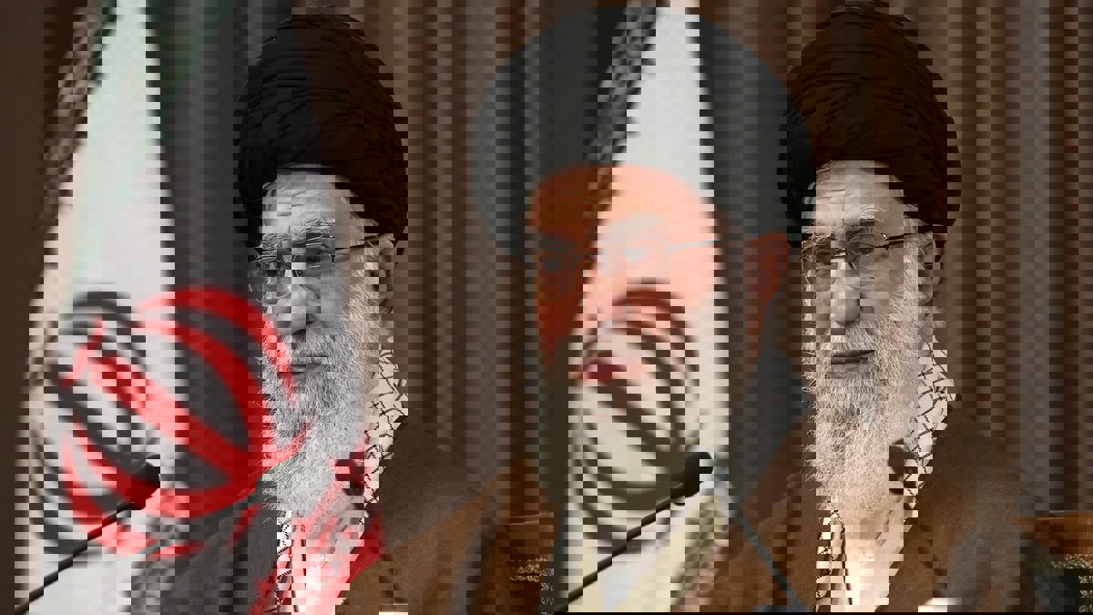 خامنئي معلقا على الاحتجاجات: الأعداء يسعون لإسقاط إيران