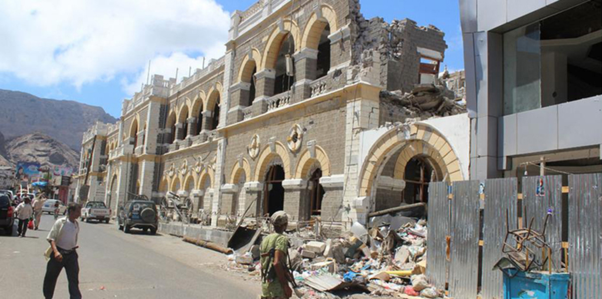 هكذا ردت الحكومة اليمنية على تأسيس الحوثيين هيئة لـ"الإفتاء" بعد تفجير 750 مسجدًا وتعذيب 150 إمامًا