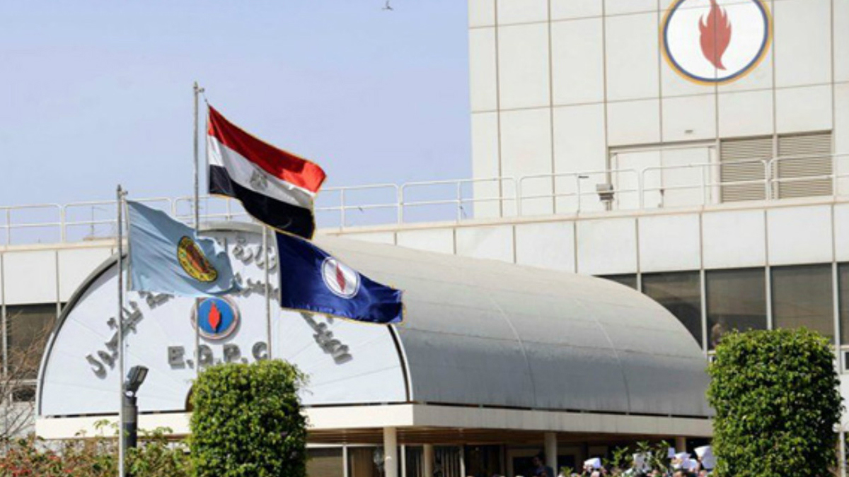 مصر تبدأ الإنتاج من كشف نفطي جديد بالصحراء الغربية