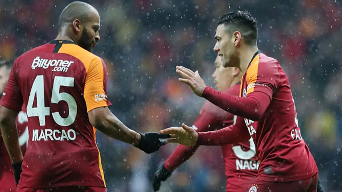 تقرير: فالكاو قد يرحل لصفوف نادي الهلال السعودي مجانا