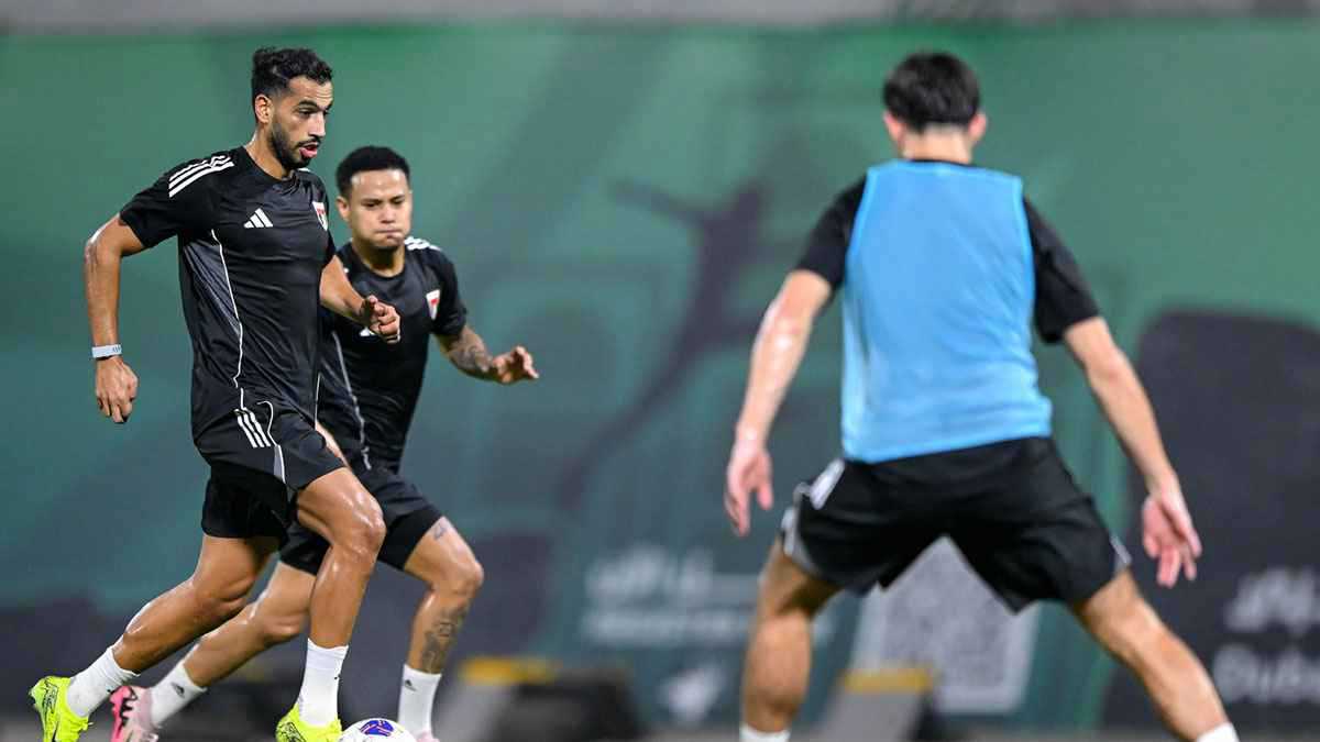 الموعد والقنوات الناقلة لمباراتي عُمان ضد الإمارات والعراق مع إندونيسيا