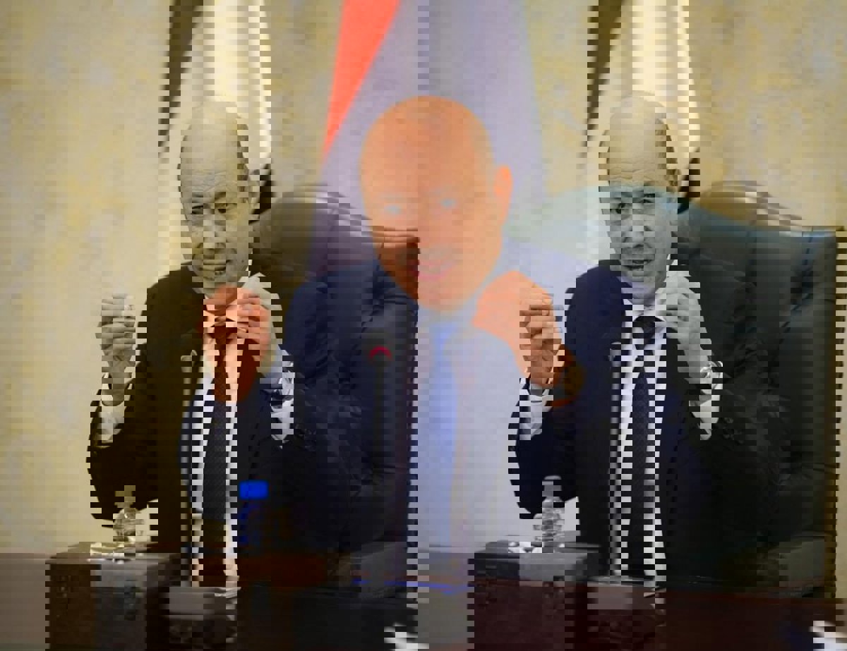 العليمي: تأمين حركة التجارة العالمية لن يتحقق إلا باستعادة مؤسسات اليمن