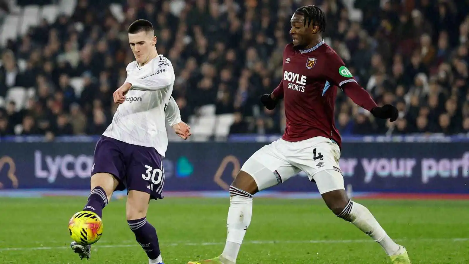 هدية ثمينة.. 4 مستفيدين من تعادل مانشستر يونايتد وتشيلسي