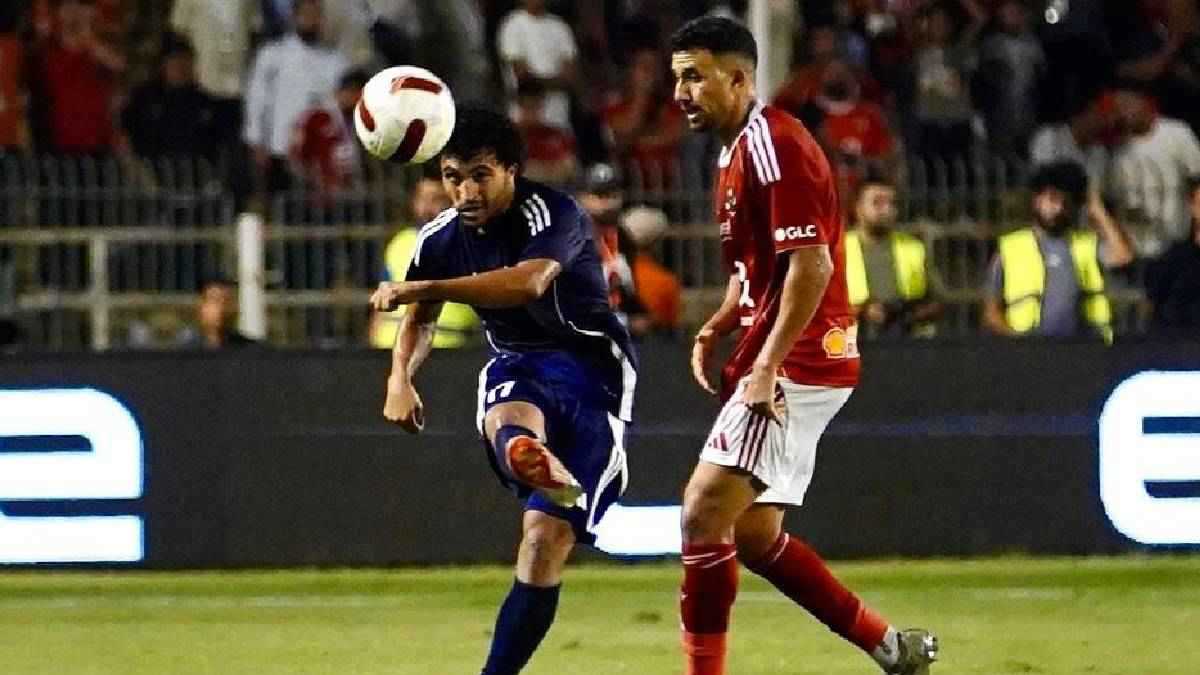 هناك شيء خطأ.. غضب عارم من أحمد حسن بعد تعادل الأهلي (فيديو)