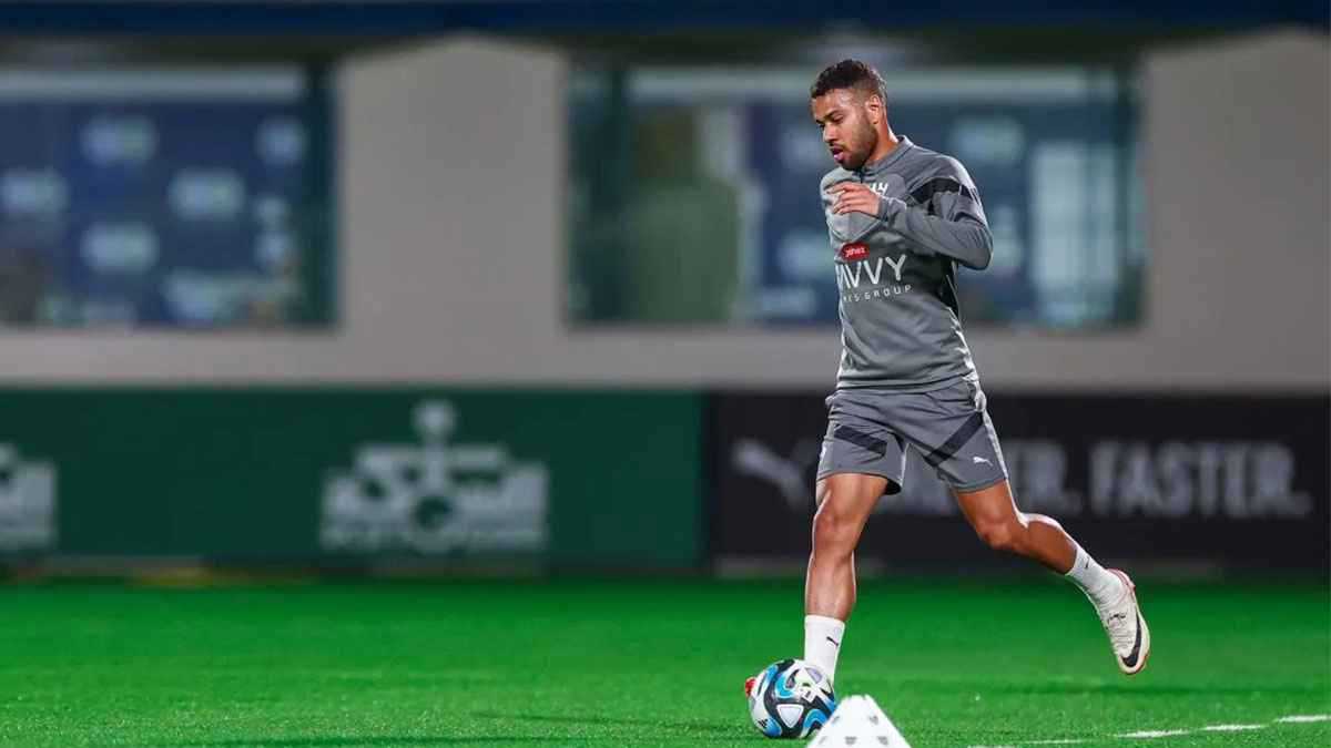 فشل في تسويق عقده.. تركي السهلي يهاجم الهلال بعد هروب لودي (فيديو)