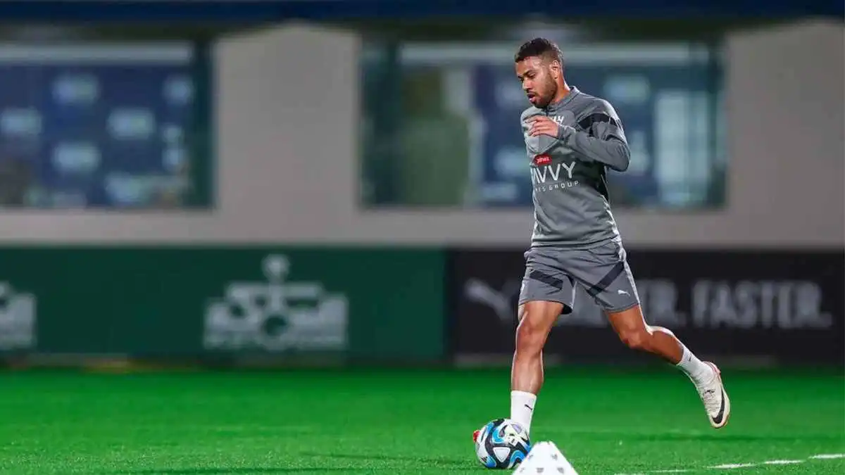 فشل في تسويق عقده.. تركي السهلي يهاجم الهلال بعد هروب لودي (فيديو)