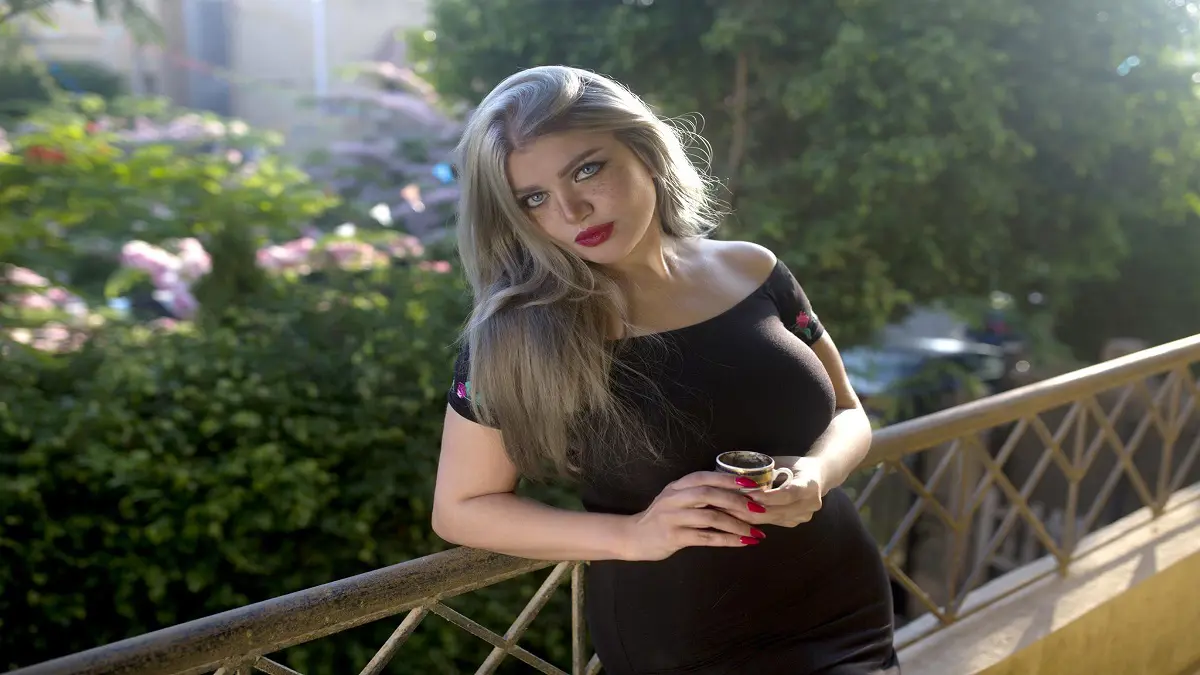 بعد تسريب صورتها بين أحضانه.. ياسمين الخطيب تعترف بزواجها من خالد يوسف