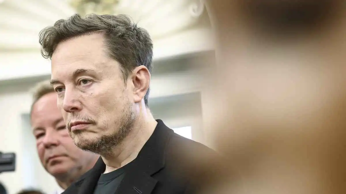 لصالح صديق ترامب.. ماسك يفقد لقب "أغنى شخص في العالم"