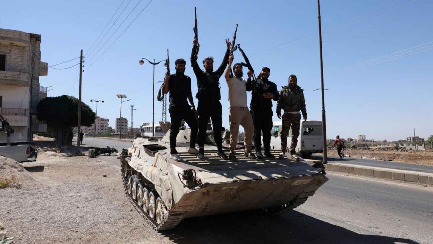 الحوار أو "الوحدة بالقوة".. خيارات صعبة أمام دمشق لحسم أزمة السويداء