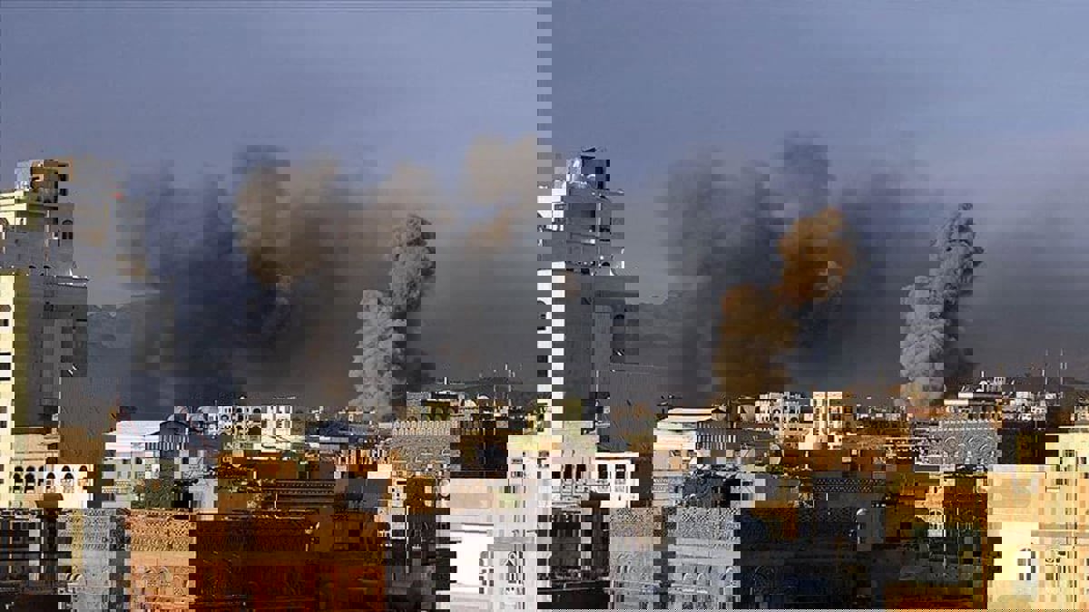 اليمن.. إصابة 7 جنود و3 مدنيين إثر انفجارين في لحج وتعز