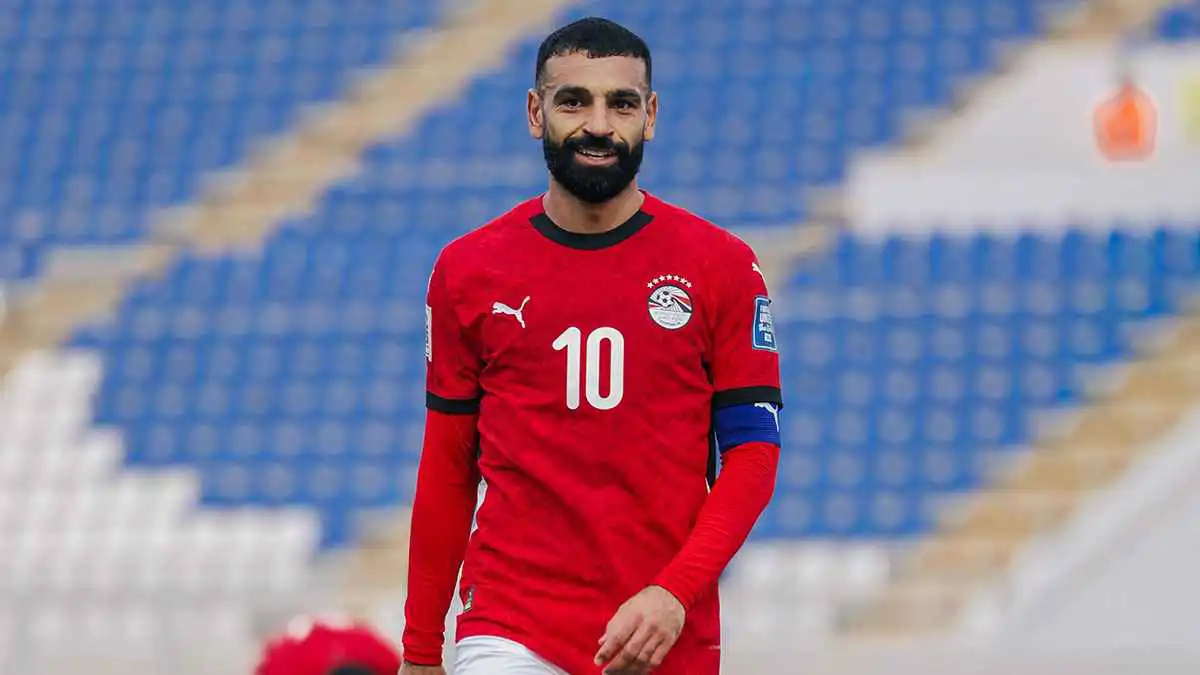 تخطى الظاهرة والأسطورة وقفز إلى قمة الهرم.. صلاح يواصل تحطيم الأرقام التاريخية