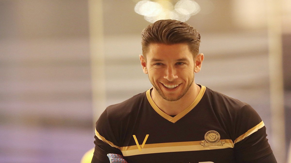 نادي النصر السعودي يحتوي أزمة الحارس براد جونز