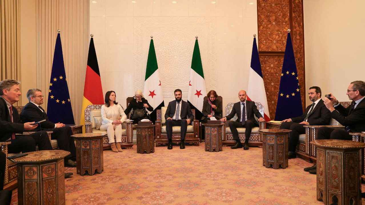 خبراء: الإدارة السورية تطالب أوروبا برفع العقوبات "بدون مقابل"