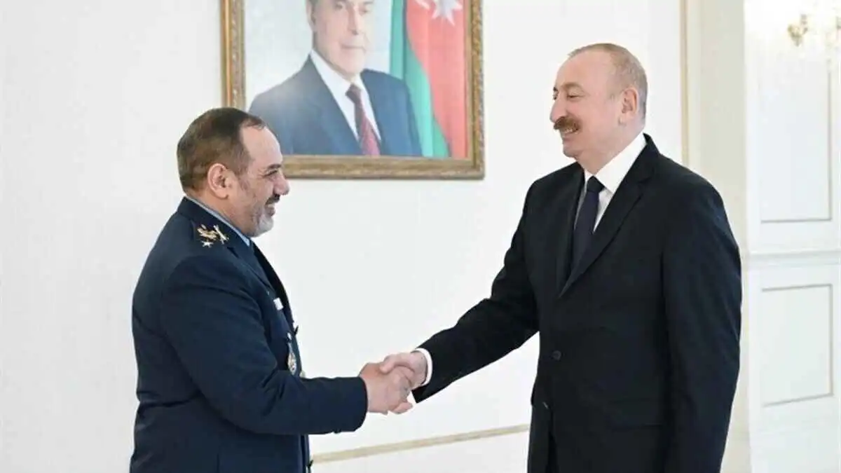 وزير الدفاع الإيراني يجري مباحثات أمنية في أذربيجان