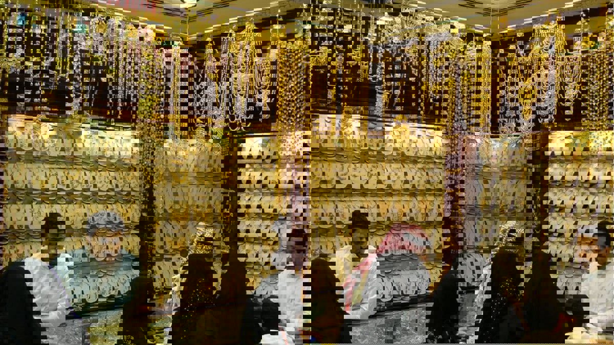 السعودية تغلق سوقا شهيرة للذهب بسبب التزاحم ومخالفة إجراءات كورونا