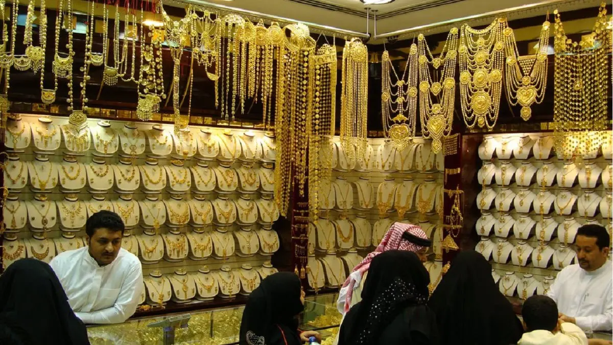 السعودية تغلق سوقا شهيرة للذهب بسبب التزاحم ومخالفة إجراءات كورونا