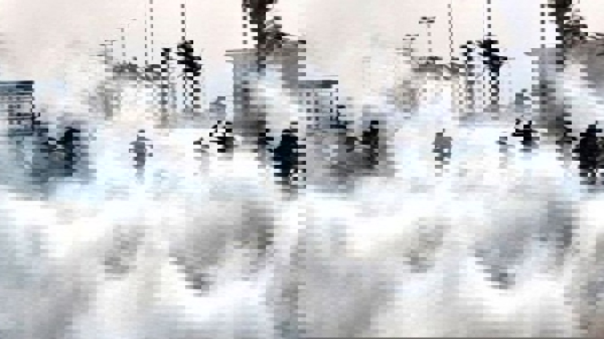 الشرطة اليونانية تطلق الغاز المسيل للدموع على مهاجرين عند الحدود التركية