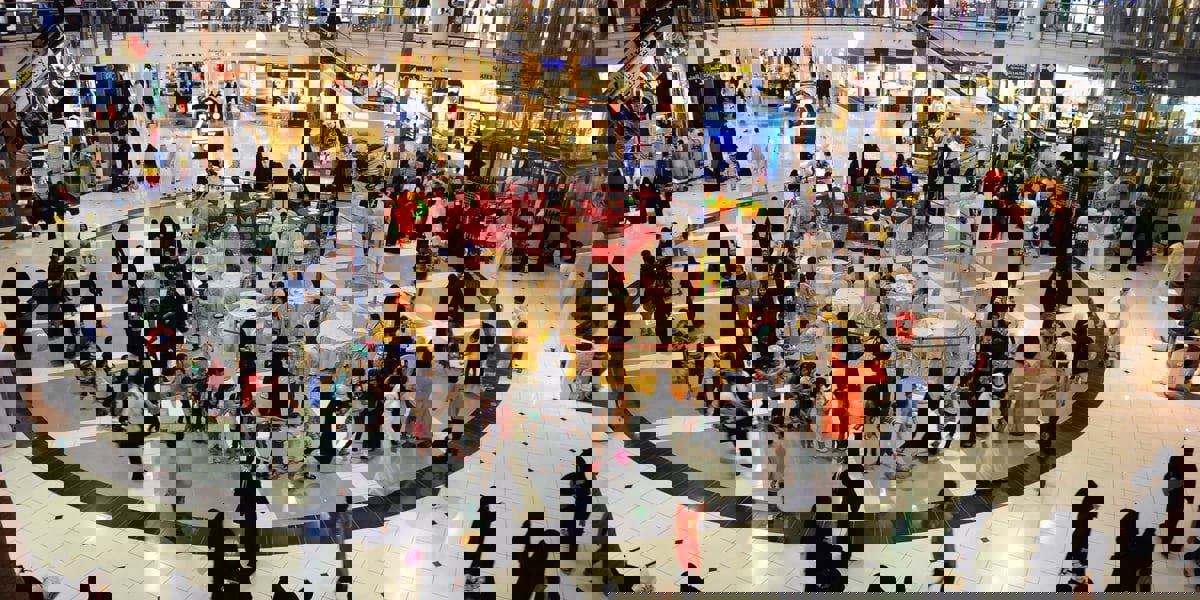 أين سيصرف السعوديون راتبي شهرين قبيل عيد الفطر؟