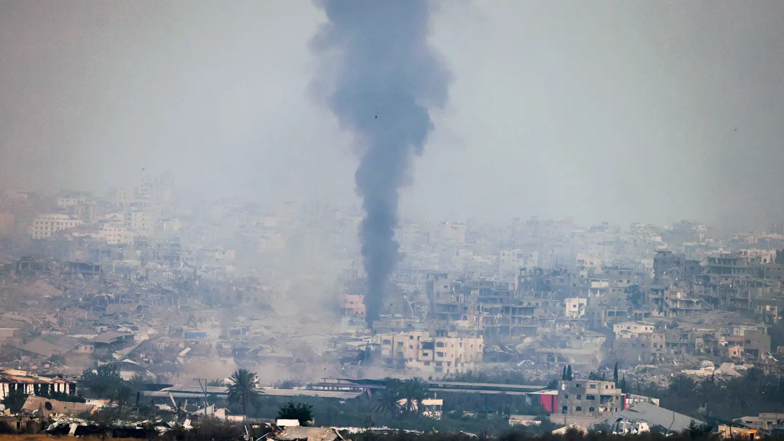 خلال 24 ساعة.. مقتل 148 فلسطينياً في غارات إسرائيلية على غزة (فيديو)