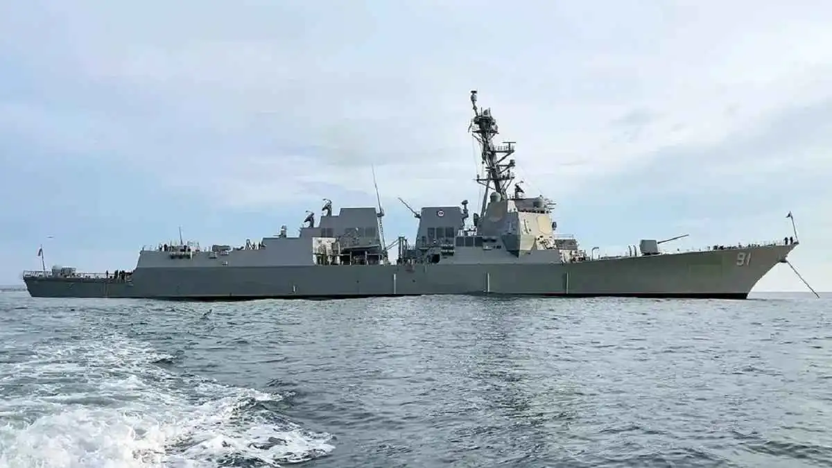 البحرية الأمريكية تنشر المدمرة السابعة في الشرق الأوسط