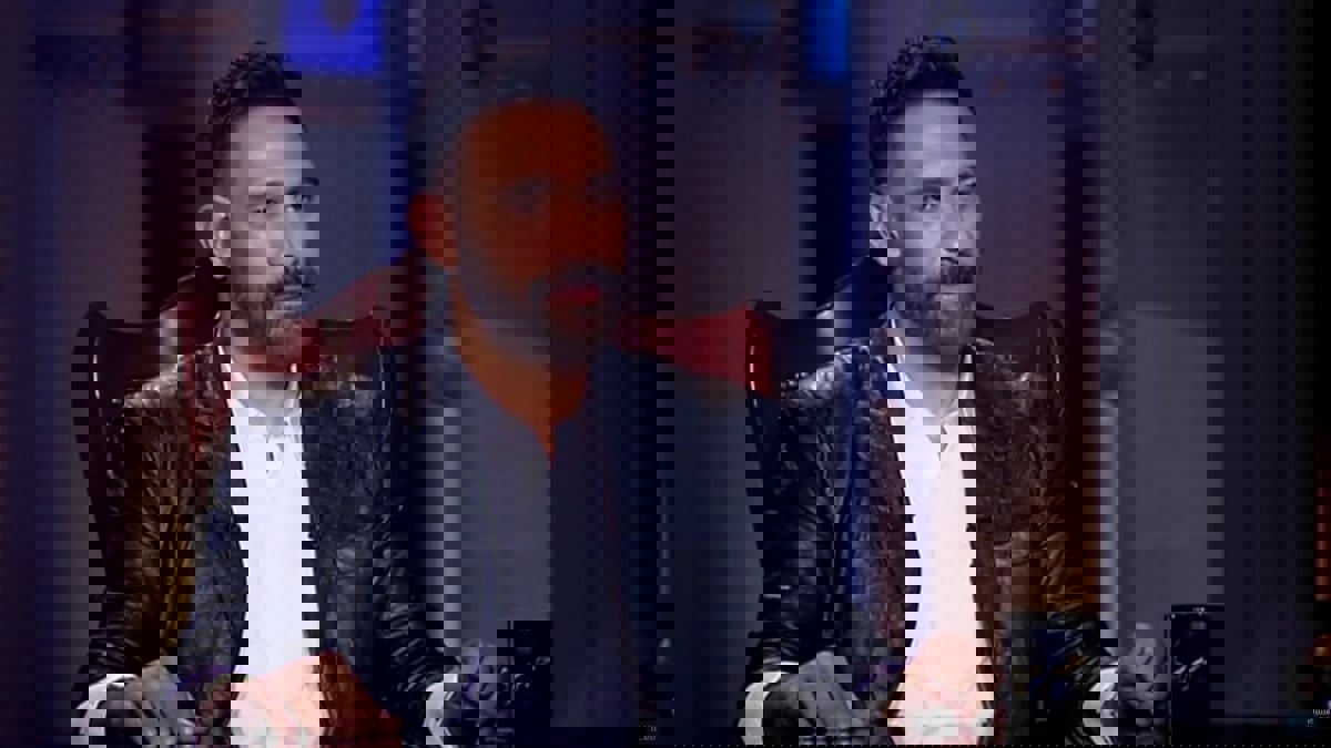 عمرو مصطفى يربط زواجه بفنانة لبنانية مشهورة بموافقة زوجته